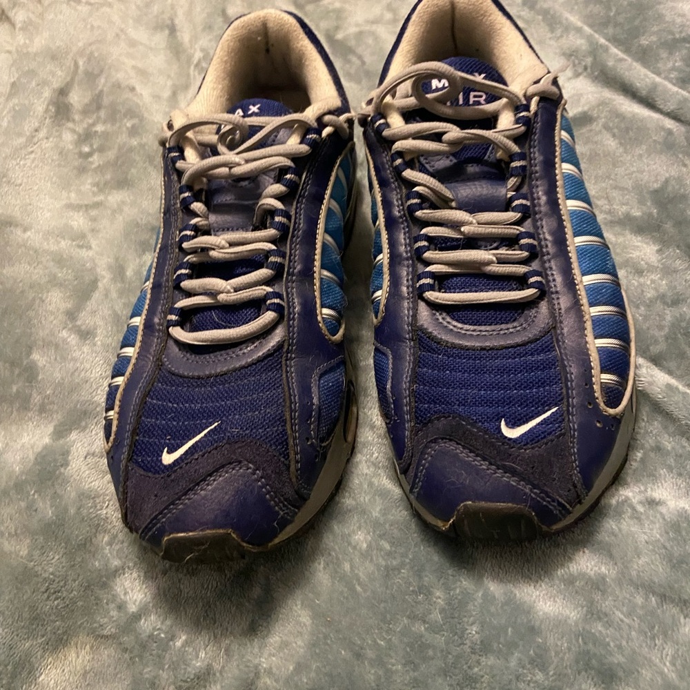 Nike Men’s Blue and Gray Low-Top Sneakers